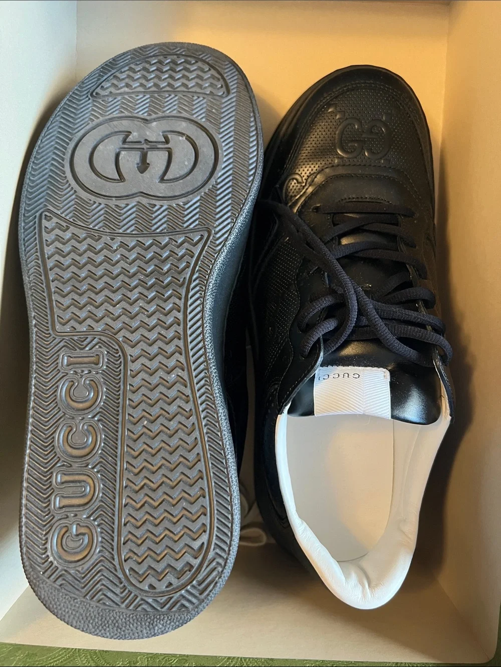 Men’s Gucci Black Leather Men’s Low-Top Sneakers with White Lining